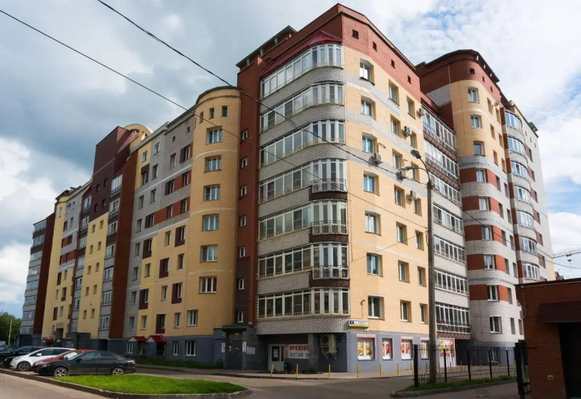Apartamenty na ulice Orlovskaa 4 — отель с удобным расположением в Кирове