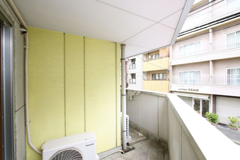 Guest House Osaka Tsukamoto — отель с удобствами в Осаке
