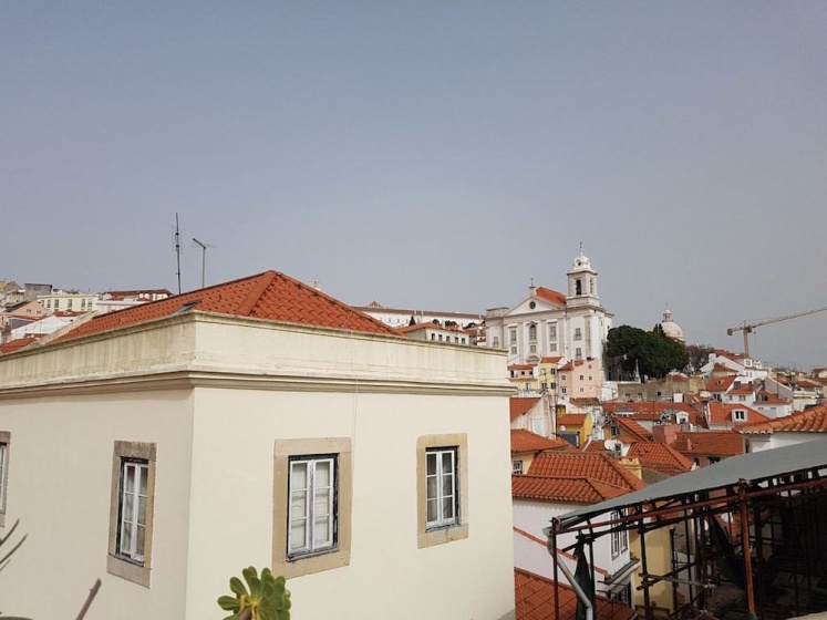 Stylish Lisbon Apartment in Alfama 4 — отель в Лиссабоне, Португалия