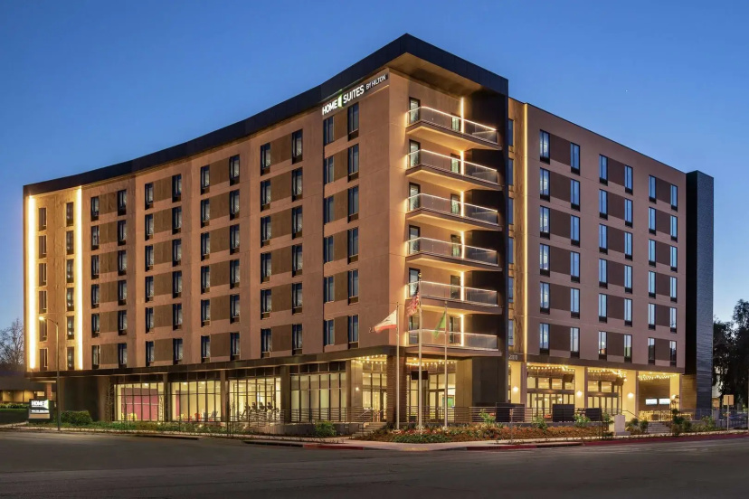 Цены на Home2 Suites By Hilton Woodland Hills в Лос-Анджелесе