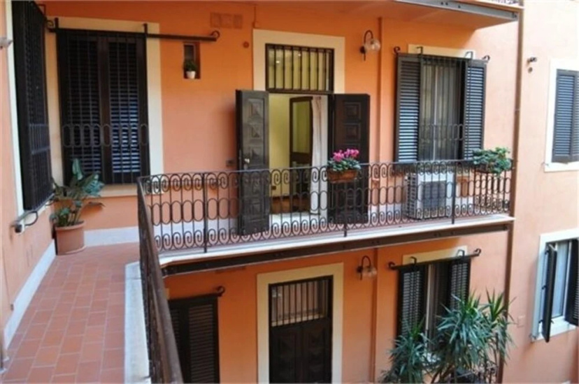 Holiday Rome Apartments - Colosseo — отель с удобным расположением в Риме