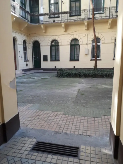 Artistic and Unique Apartment in the Centre — отзывы гостей и цены