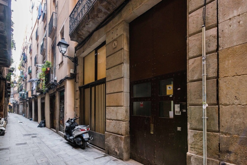 Sweet Inn Apartments Ramblas — отель с удобным расположением в Барселоне