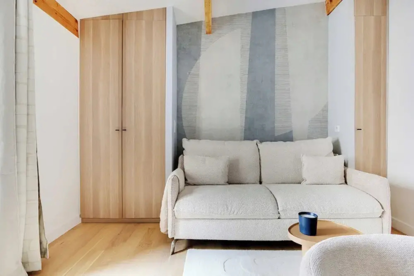 Цены на Cosy Studio With AC -2p- Sacra-coeur Montmartre в Париже