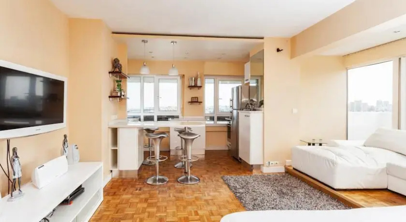 Apartment with View on the City — комфортный отель в Париже