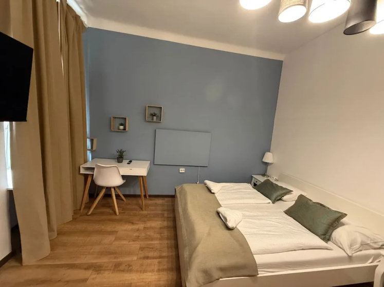 Цены на Stylish 1BR Apartment Near Westbahnhof в вене