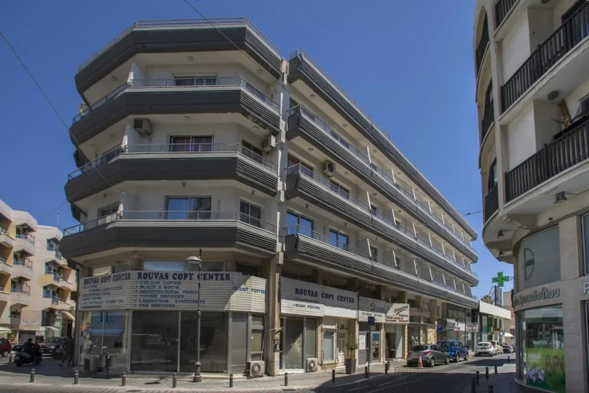 Les Palmiers Petrou Apartments 3 — отель в Ларнака, Кипр