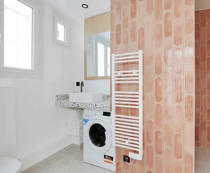 Цены на Magnificent Apartment in Le Marais в Париже