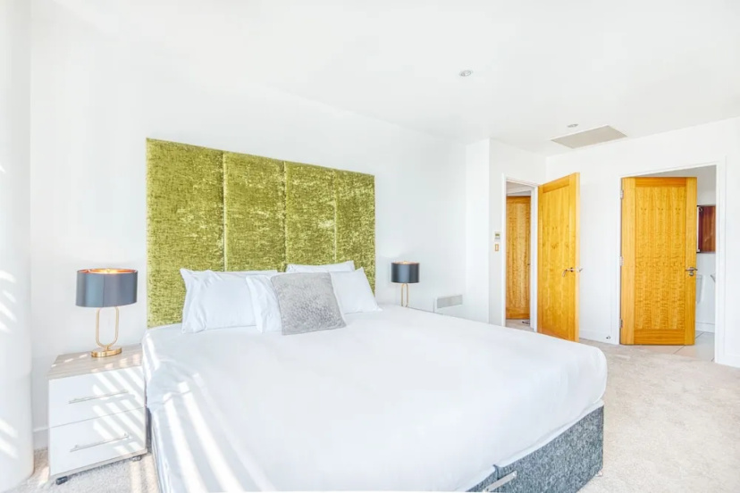 Jibbs Corner Penthouse Apartment — забронировать отель в Лондоне