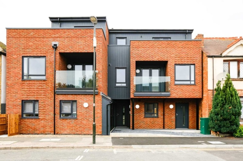 Hybrid Resi - Mitcham — комфортный отель в Лондоне