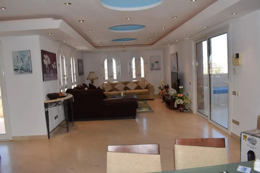 Amazing Penthouse with Sea and Roof Pool — комфортный отель в эле