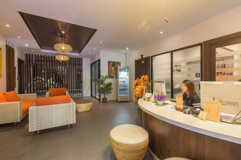 Emerald 307 - Studio With Balcony and Shared Pool — отель с удобным расположением в Патонг