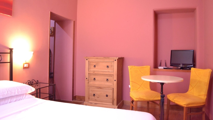 Guesthouse Trastevere — забронировать отель в Риме