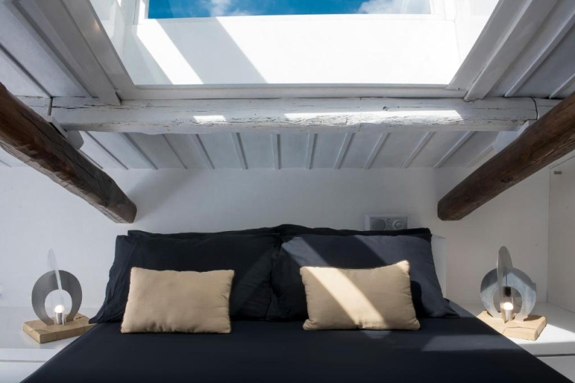 Two Bedrooms Apartment with Solarium with View on San Peter Church And Sant'Angelo Castle — отель с удобным расположением в Риме