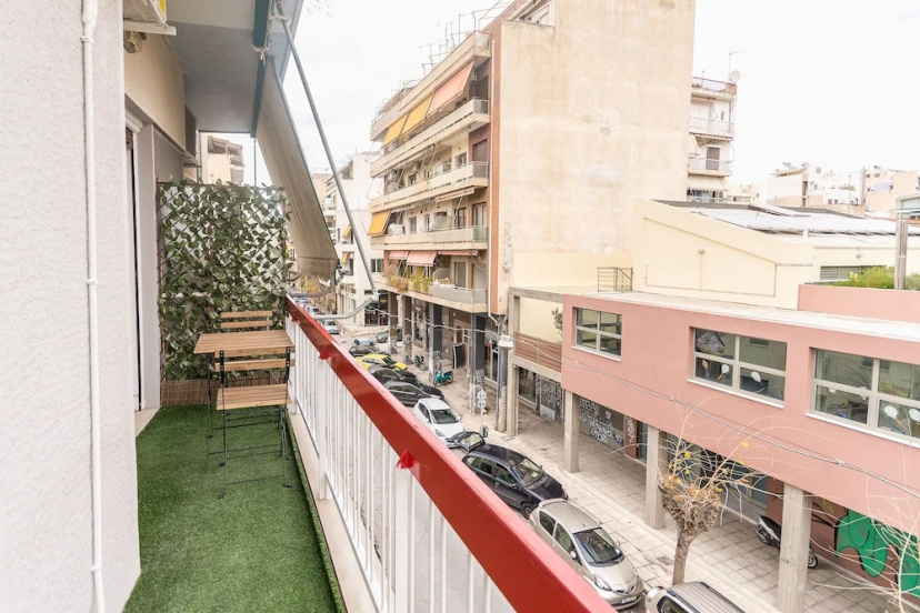 Comfy Kerameikos Apartment by Cloudkeys — отель с удобным расположением в Афины