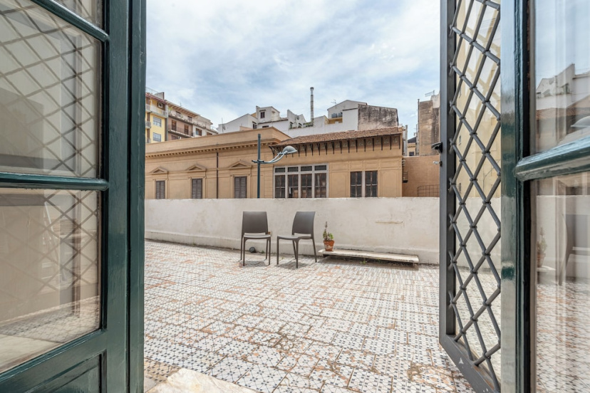 Amari Elegant Apartment by Wonderful Italy — отель с удобным расположением в Палермо
