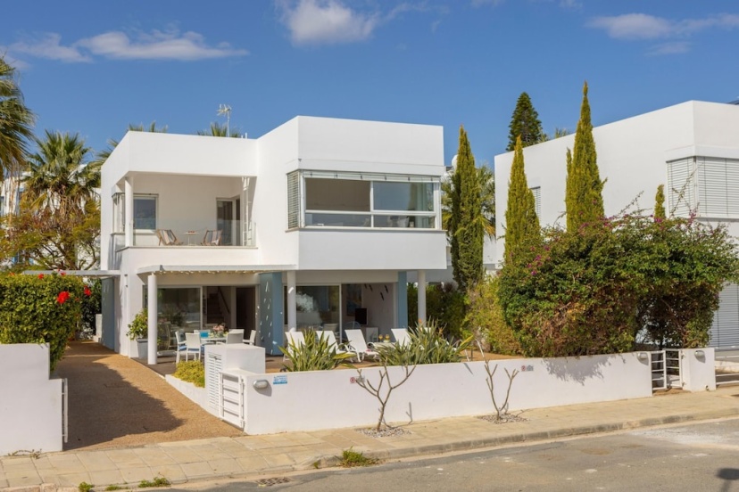 Цены на Protaras Nausica Blue Seaside Villa в Протарас