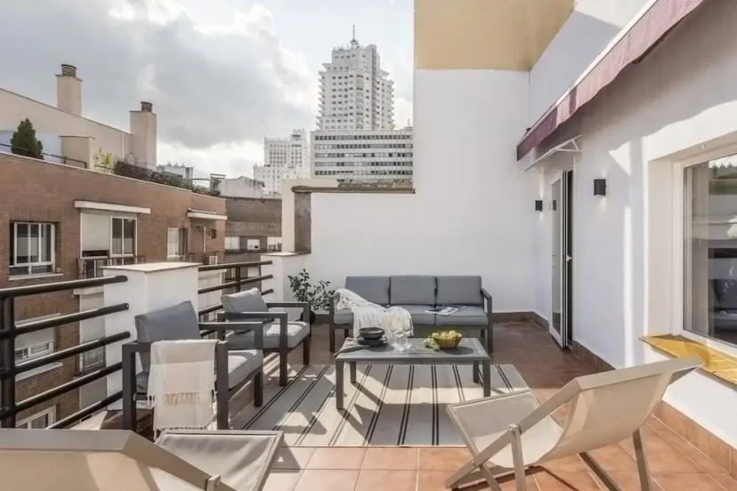 Trentola - 3 Bedroom in Malasa a — отель с удобным расположением в Мадриде
