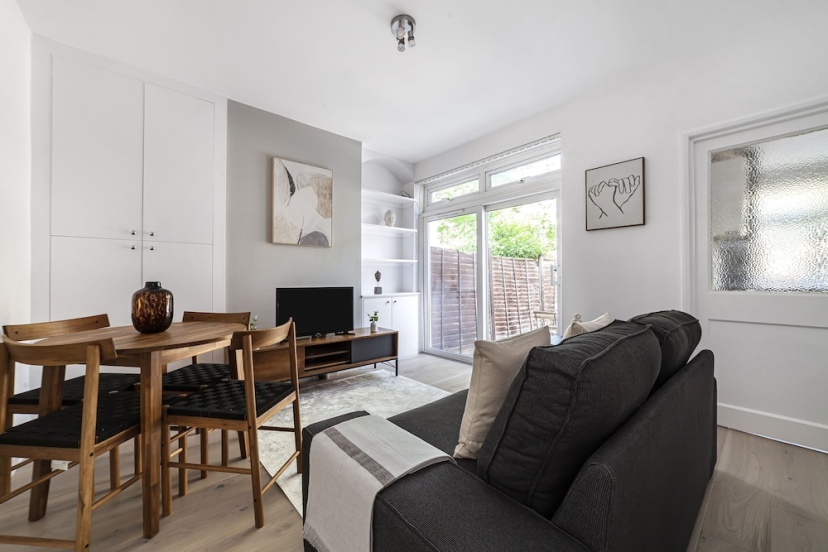 The Neasden Villas — забронировать отель в Лондоне