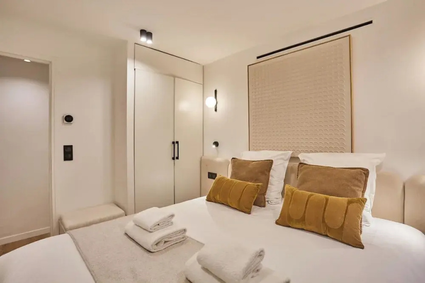 Цены на Superb Apartment Center of Paris by Studio Prestige в Париже