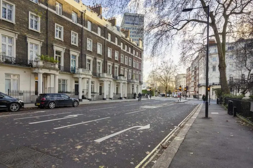 Modern & Cosy Apartment Close To Tube, Sleeps 5 — отель с удобствами в Лондоне