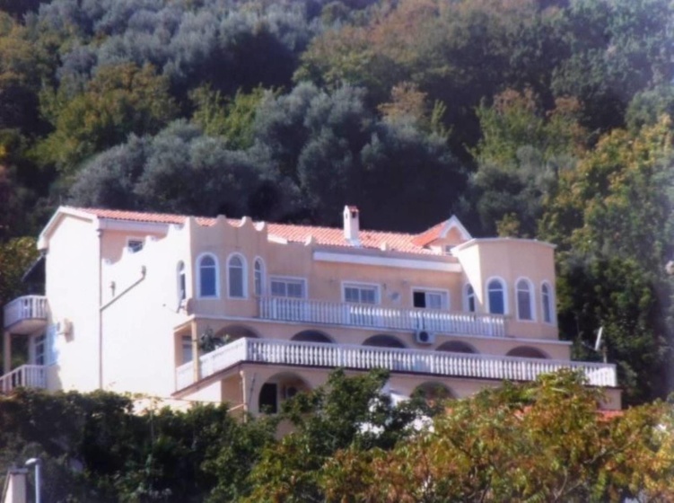 Apartments Villa Ana 3 — отель в Будва, Черногория