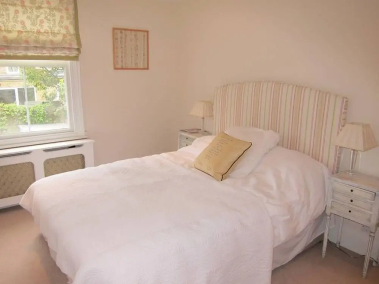 Hammersmith 4 Bedroom Home — отель с удобствами в Лондоне