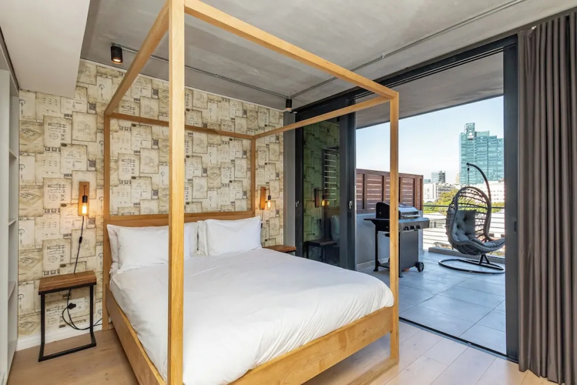 Цены на The Docklands Two Bed Superior Apartment в Кейптауне