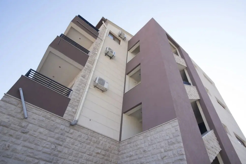 Helena Apartments — забронировать отель в Будва