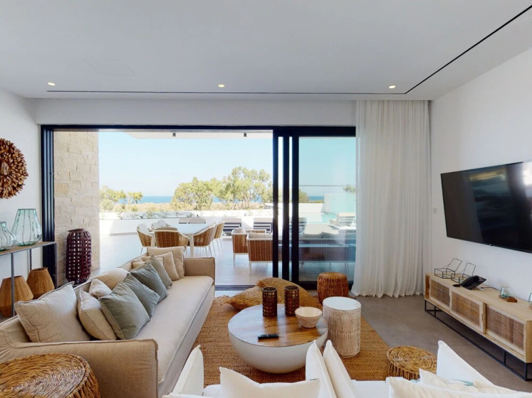 Sanders Konnos Bay Ourania - Gorgeous 5-bedroom Villa With Sea View — забронировать отель в Протарас