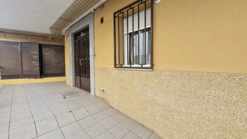Цены на M Pgui1a Tico con Amplia Terraza y Vistas Panor в Мадриде