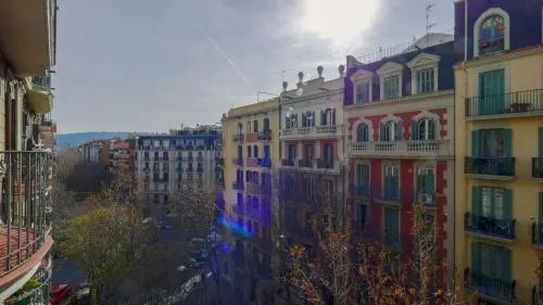 Apartamento Entença — отель с удобствами в Барселоне
