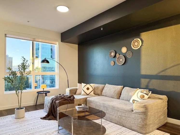 Цены на Sunny Home in Mid-hollywood Pool Free Parking в Лос-Анджелесе