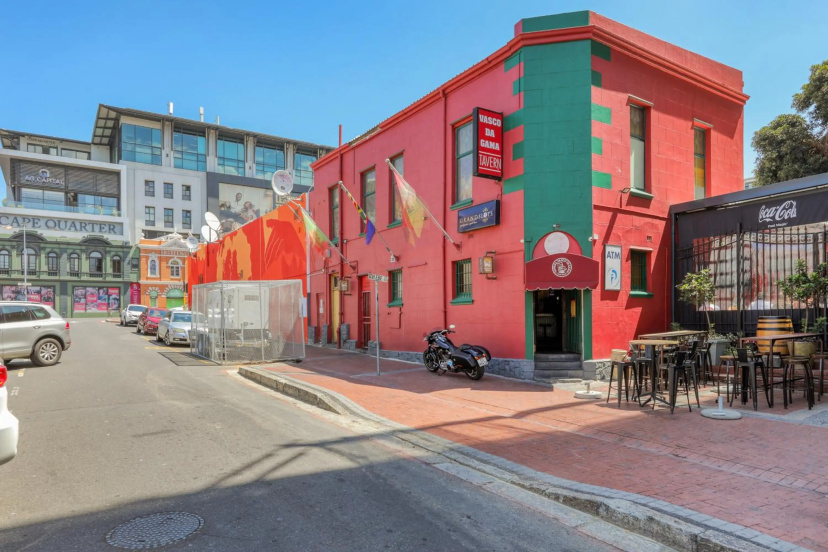 Authentic Cape Town Apartment near the Silo District — забронировать отель в Кейптауне