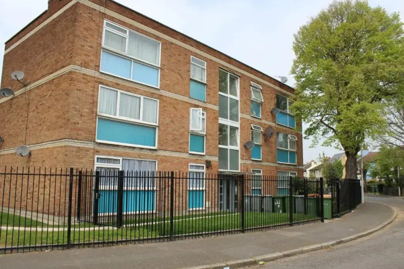 25 Idmiston Road — отель с удобствами в Лондоне