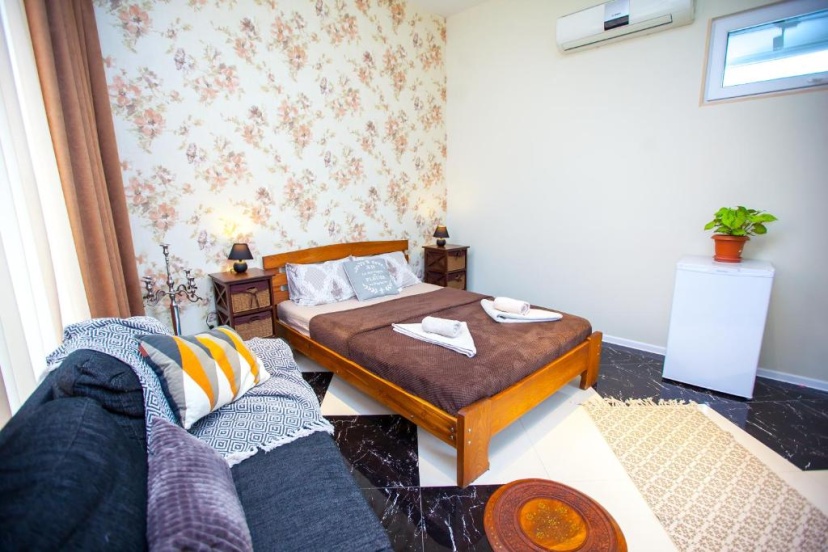 Shiny Avlabari Apartment — забронировать отель в Тбилиси