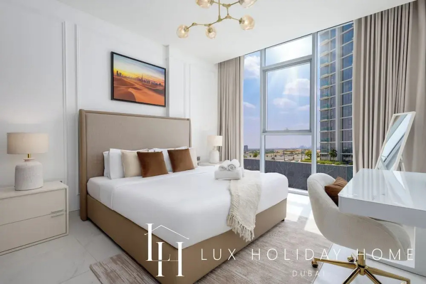 LUX | 2BR Lagoon View – District One, 10–15 min Burj Khalifa — отель с удобствами в Дубае