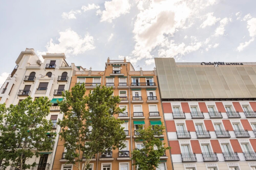 4pax. With 2 Bds. & 2 Bathrooms Next to Atocha Train Station — отель в Мадриде, Испания