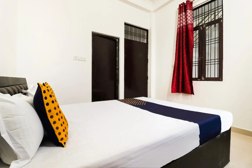 SPOT ON 69082 Indra Palace - Hotel in Λάκναου - Photo 1