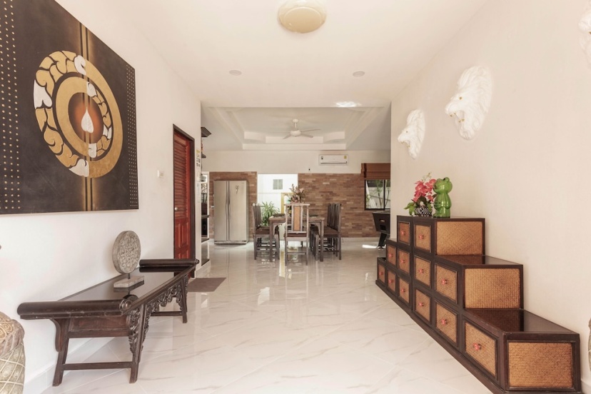 Madee Villa - Pattaya Holiday House Walking Street — комфортный отель в Паттайе