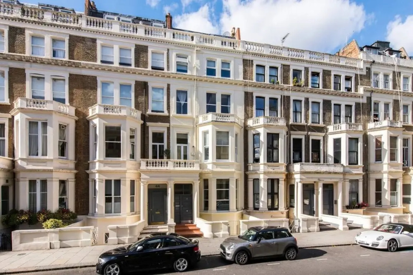 Fantastic 3 Bed Apartment In Earls Court — отель с удобствами в Лондоне