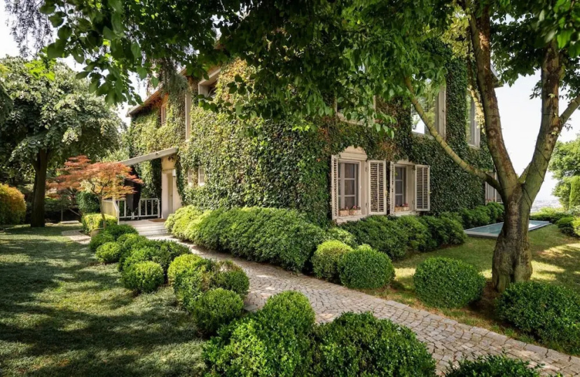 Цены на Enchanting 22 000m2 Property and Elegant 5 Bedroom Manor в Стамбуле