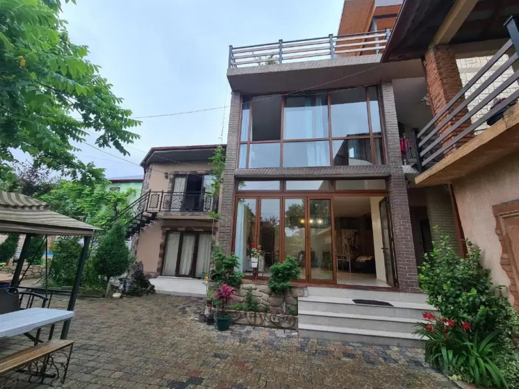 Batumi Wonderland Guest House — отзывы гостей и цены
