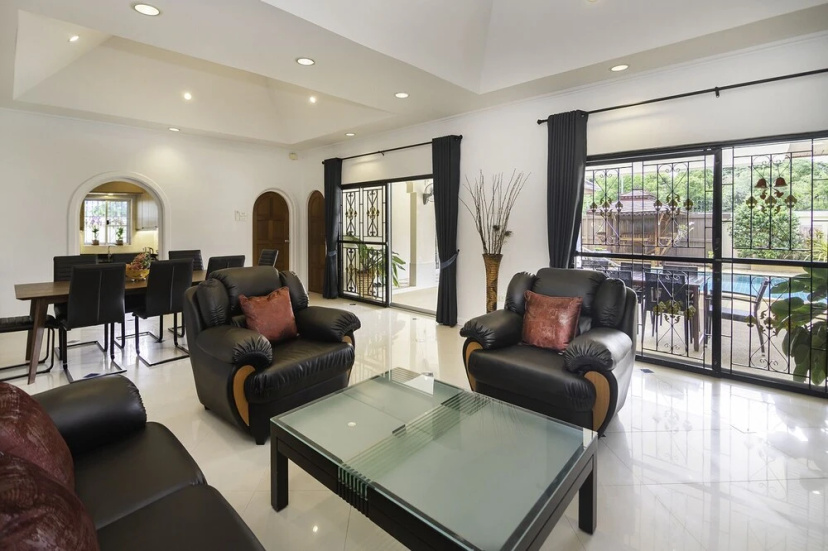 Villa Bos Near the Beach of Jomtien — комфортный отель в Паттайе