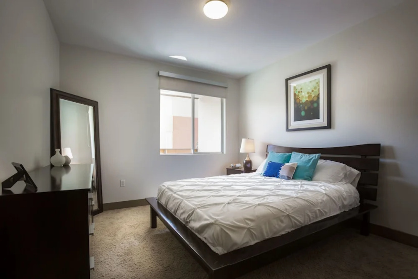 Hollywood 2 - Luxury Family Suite — отель в Лос-Анджелесе, Соединенные Штаты Америки