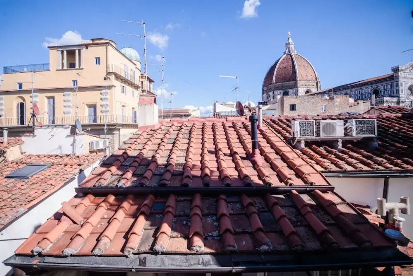 A Few Steps to The Duomo Elegant 2BD Apt — отель в Флоренции, Италия
