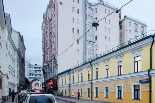 Gnezdnikovsky Pereulok Apartment — отель с удобным расположением в Москве