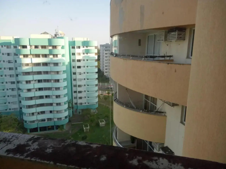 Mountain, lake and pool view apartment — отель с удобствами в Рио