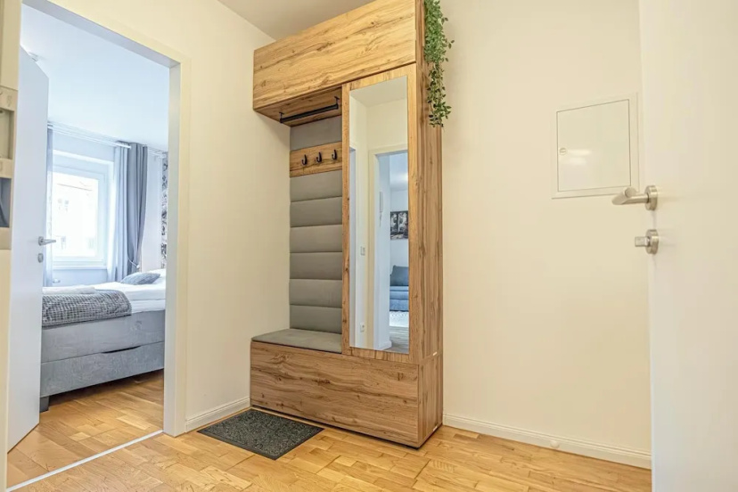 Cozy 1BR 1LR Apartment Balcony City — отель с удобным расположением в вене