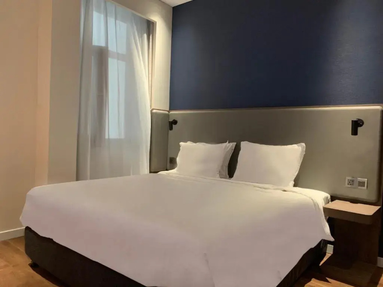 Цены на Holiday Inn Express (Convention Center) в Харбине